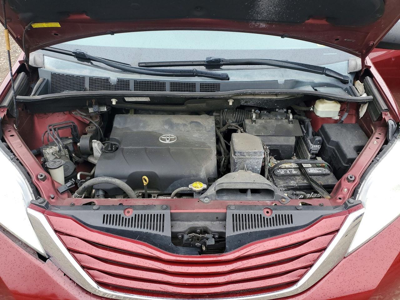 2015 TOYOTA SIENNA