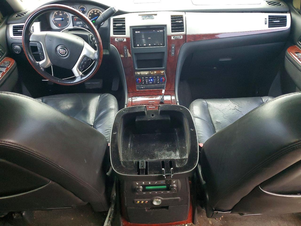 2011 CADILLAC Escalade ESV