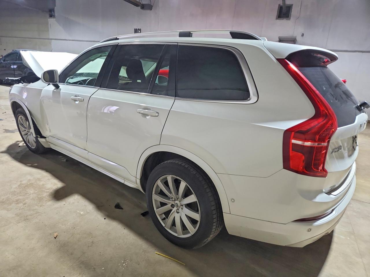 2016 VOLVO XC90