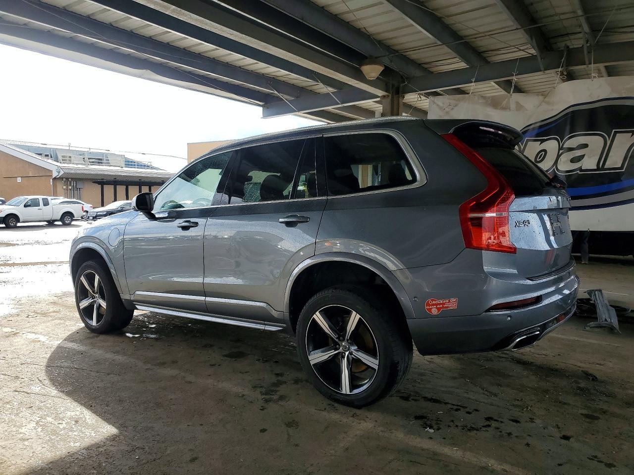 2017 VOLVO XC90