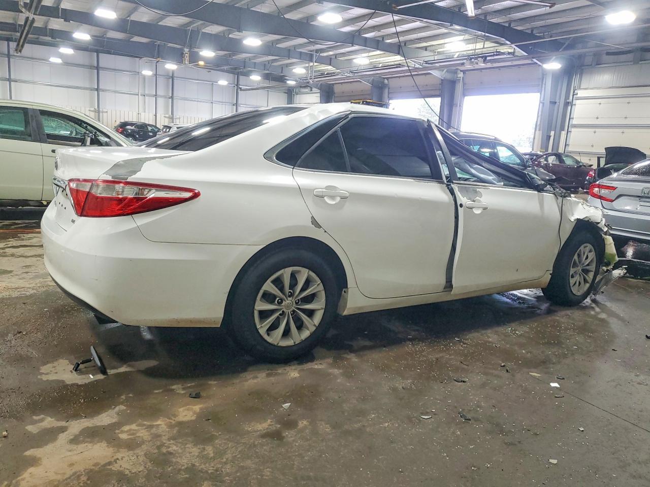 2015 TOYOTA CAMRY