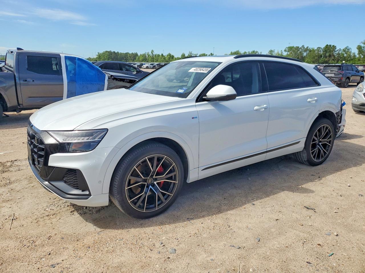2023 AUDI Q8