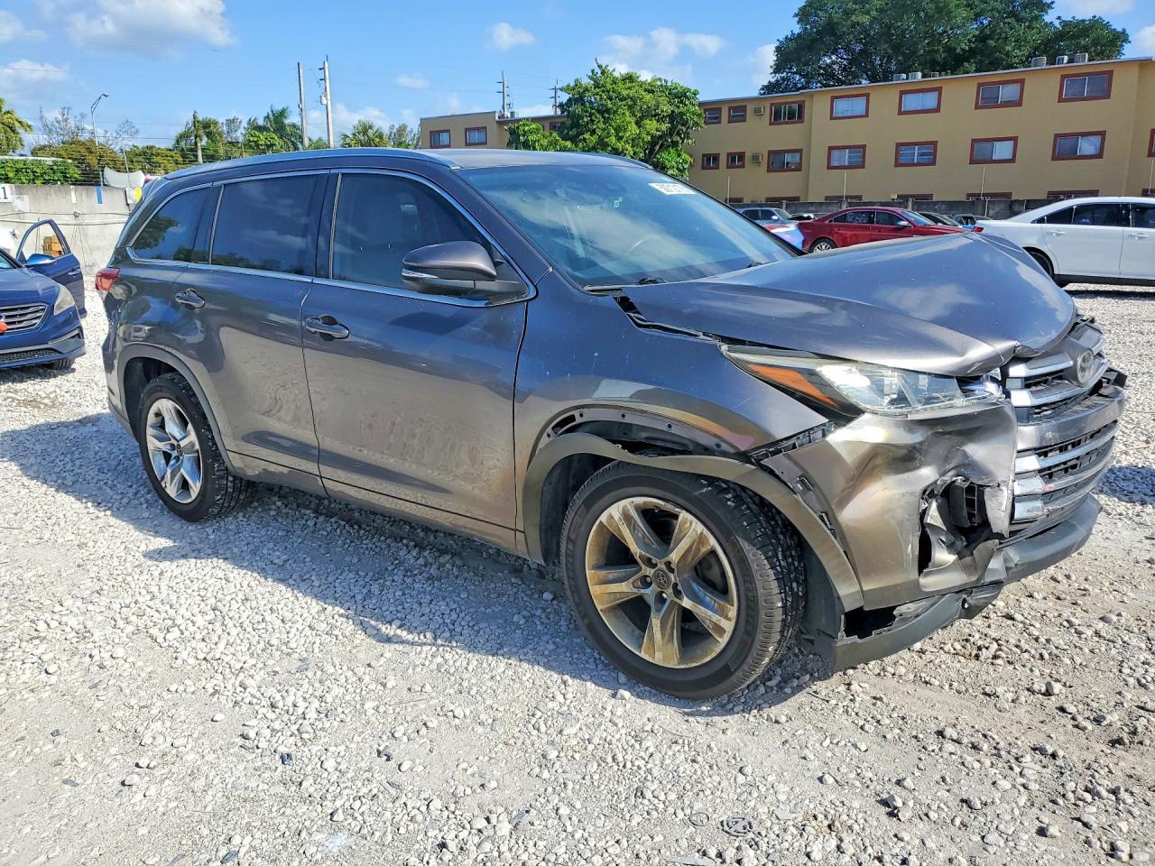 2018 TOYOTA HIGHLANDER