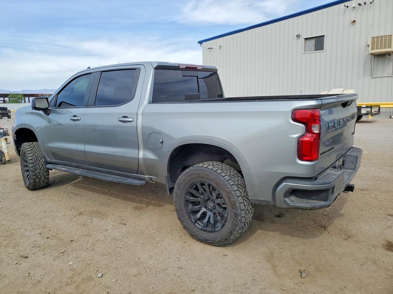 2023 CHEVROLET Silverado