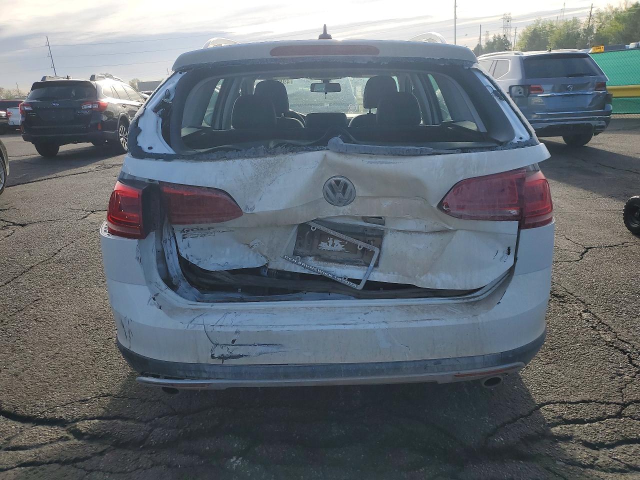2017 VOLKSWAGEN Golf Alltrack