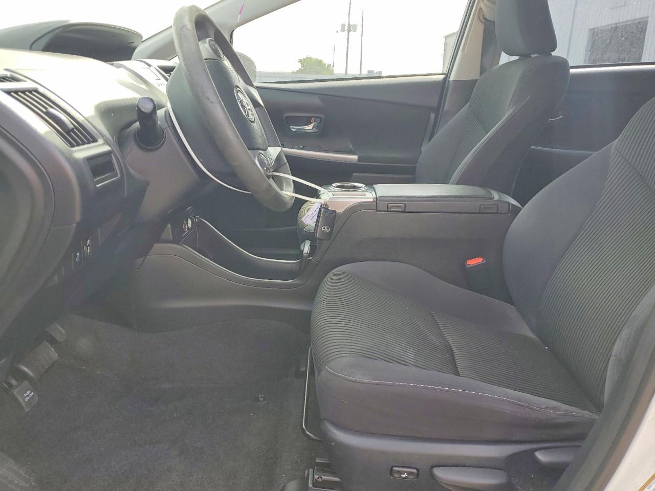 2016 TOYOTA PRIUS V