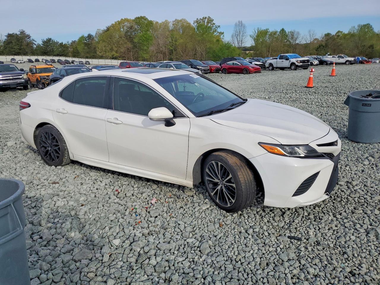 2018 TOYOTA CAMRY