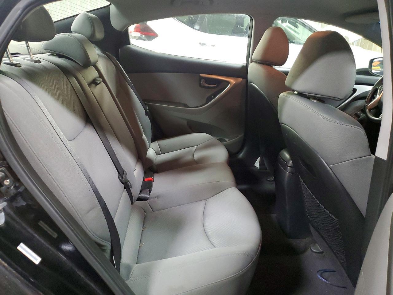 2012 HYUNDAI ELANTRA