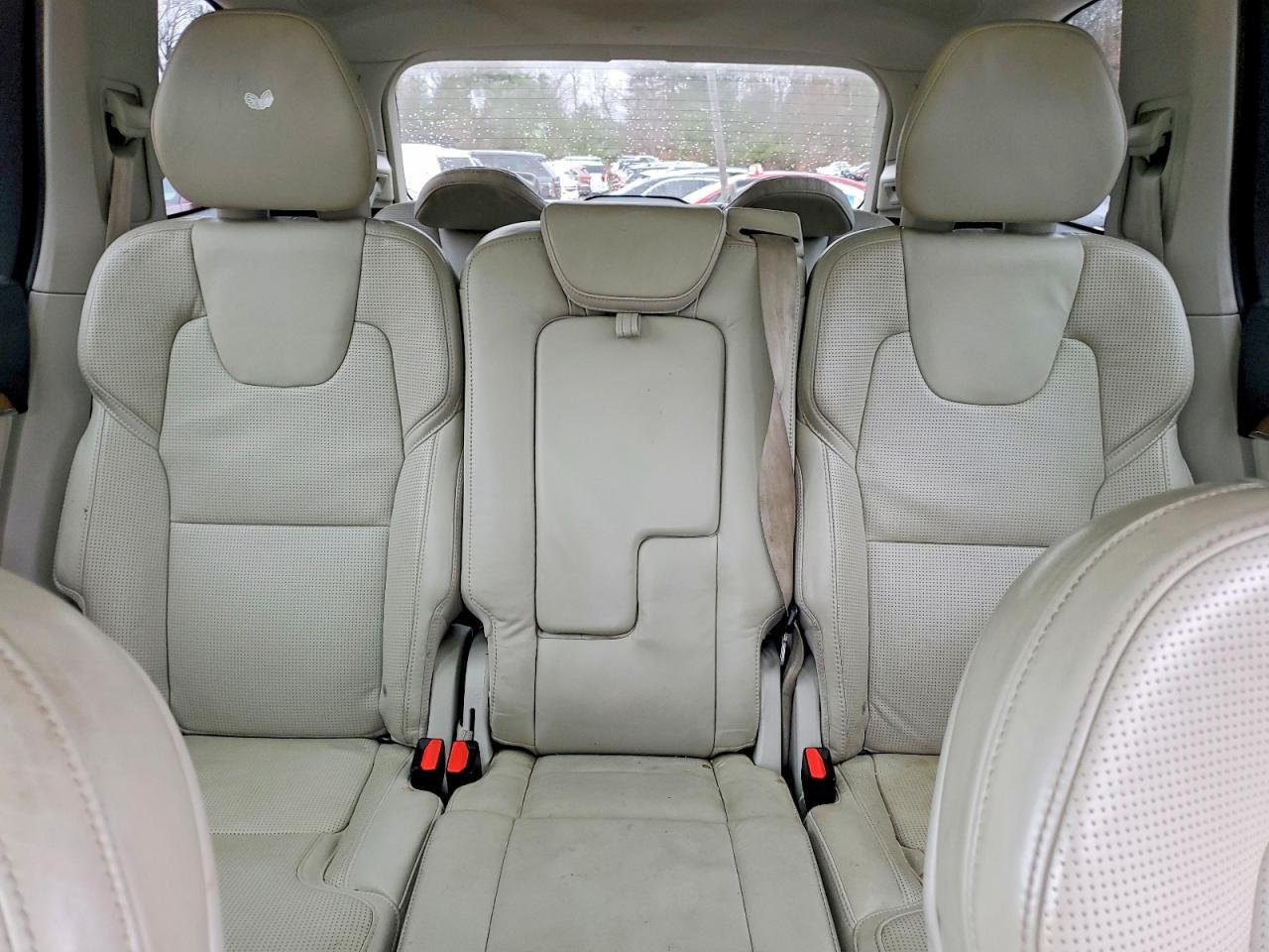 2016 VOLVO XC90