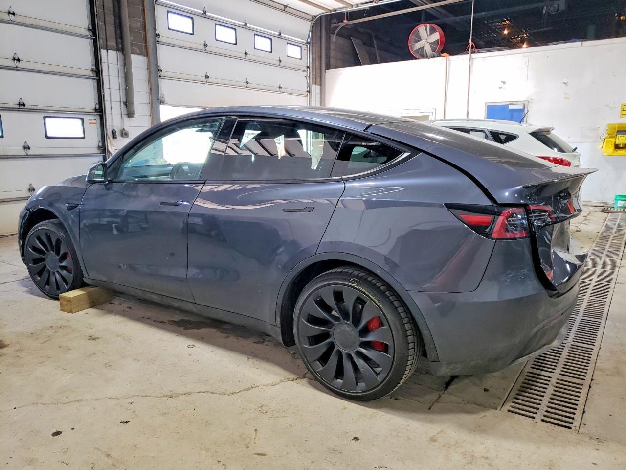 2022 TESLA MODEL Y
