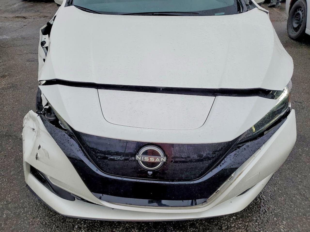 2024 NISSAN LEAF