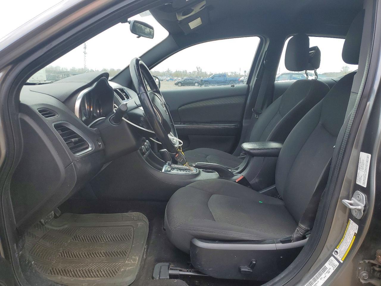 2013 DODGE Avenger