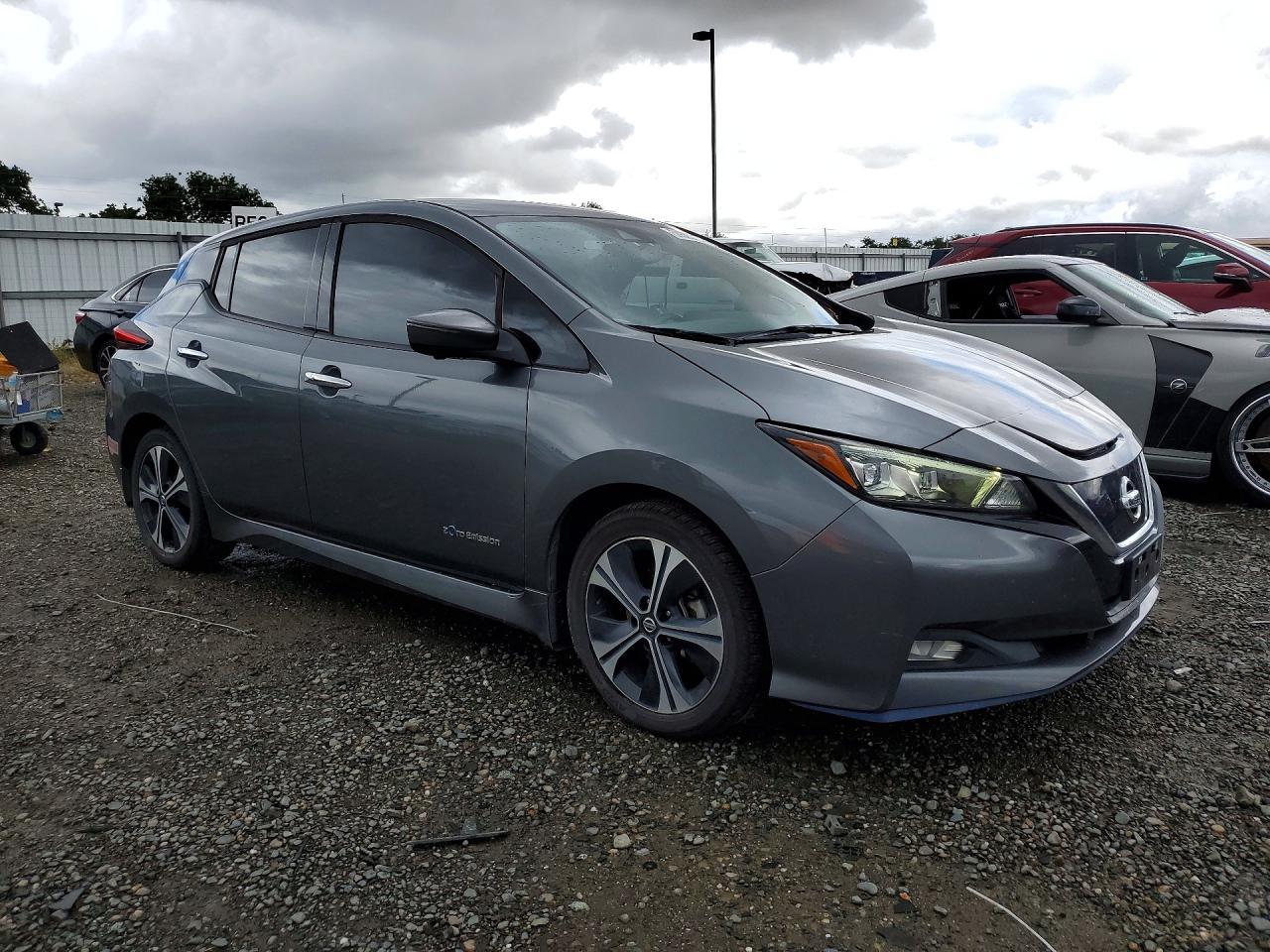 2019 NISSAN LEAF