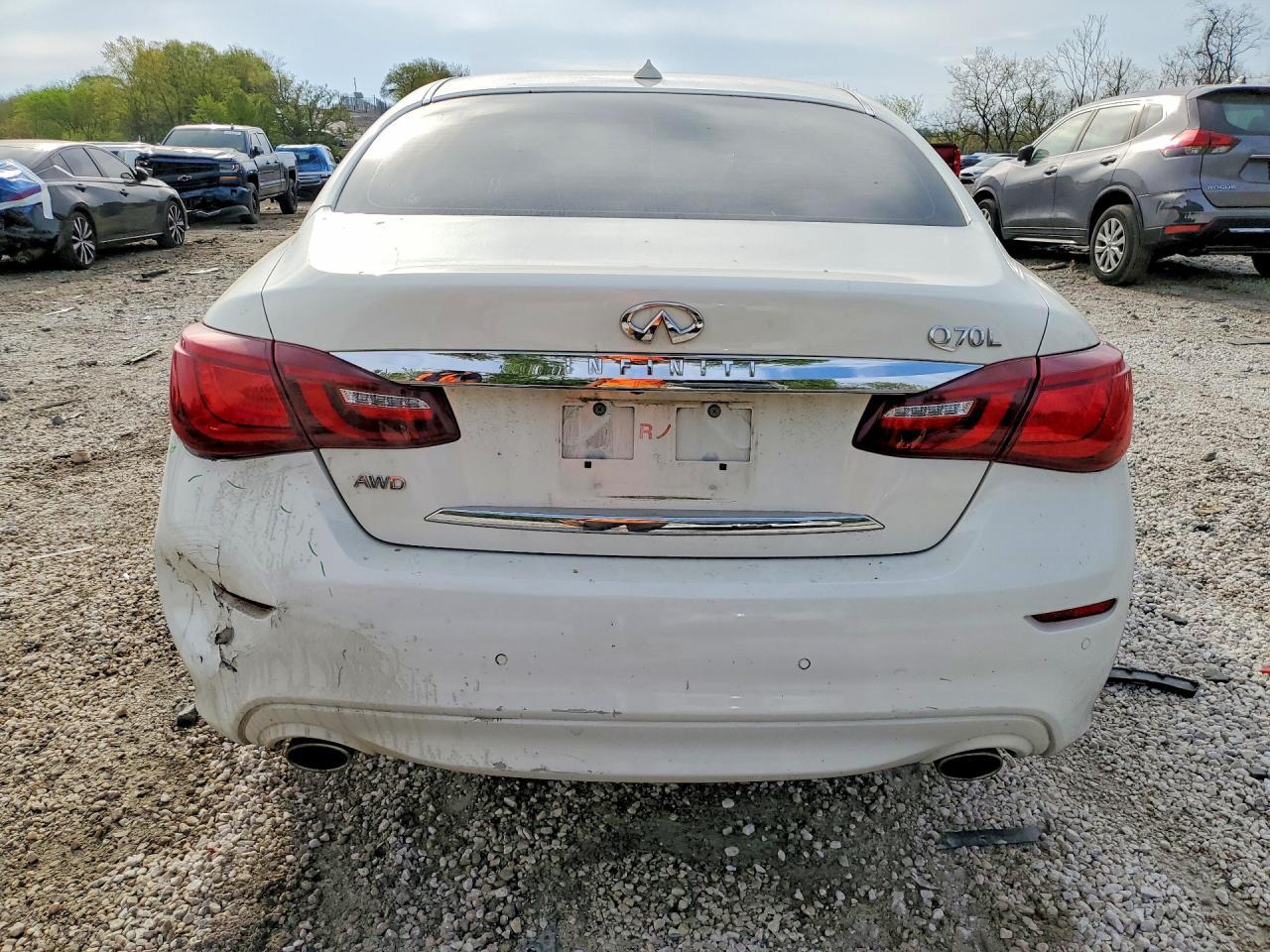 2015 INFINITI Q70