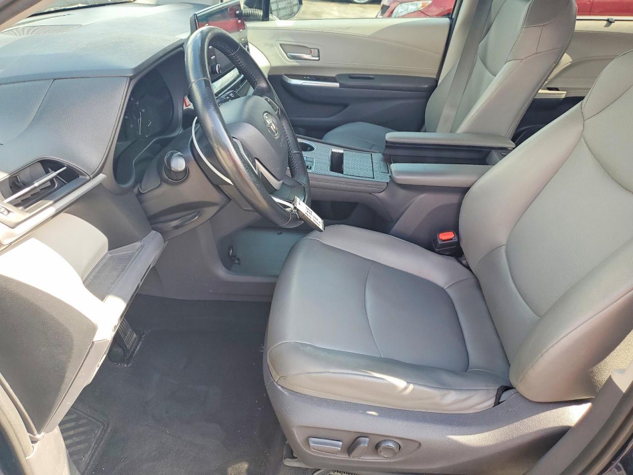 2021 TOYOTA SIENNA