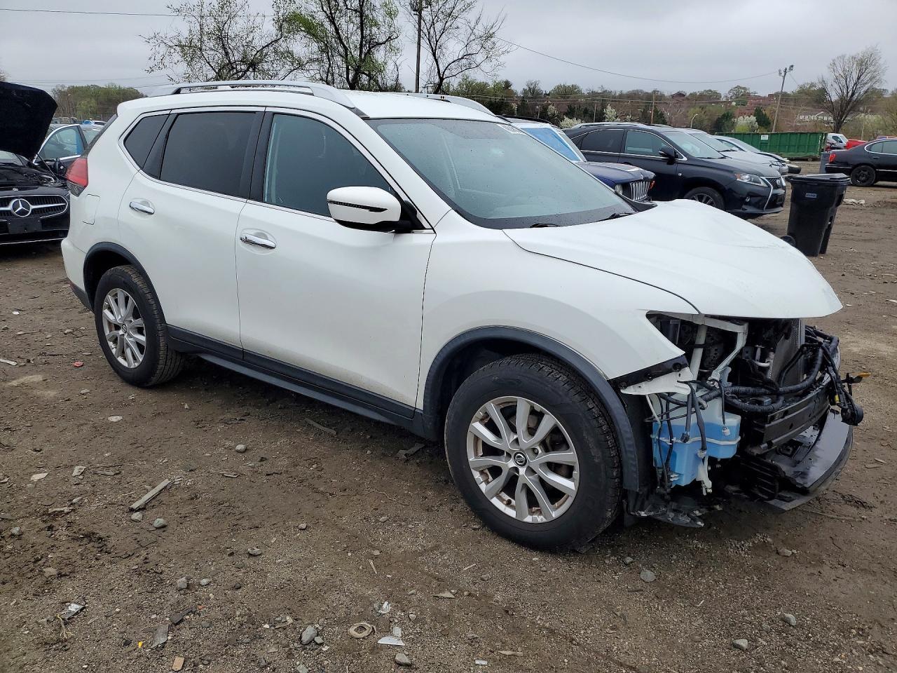 2017 NISSAN ROGUE