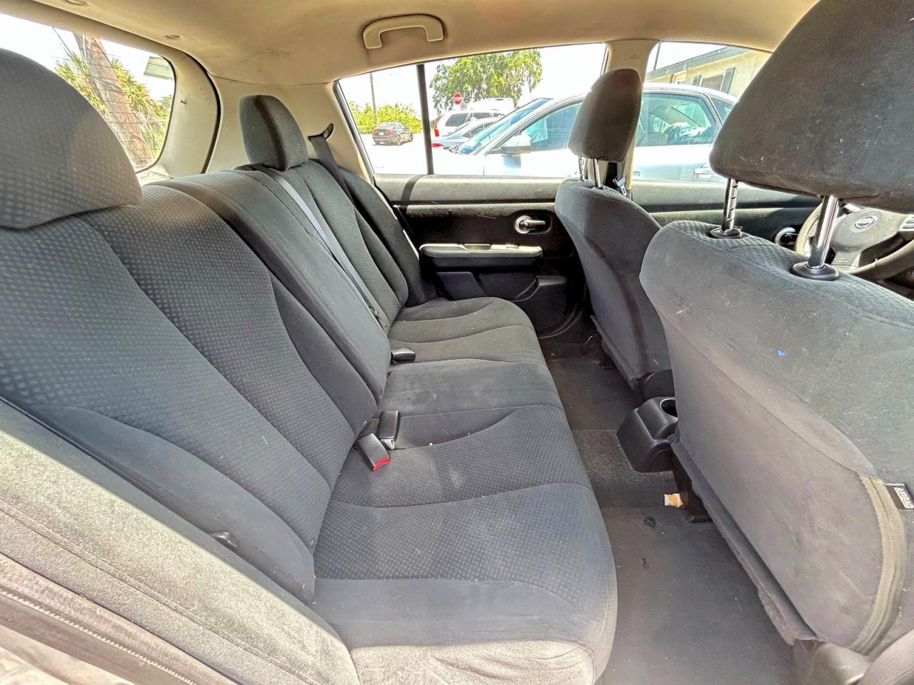 2012 NISSAN VERSA