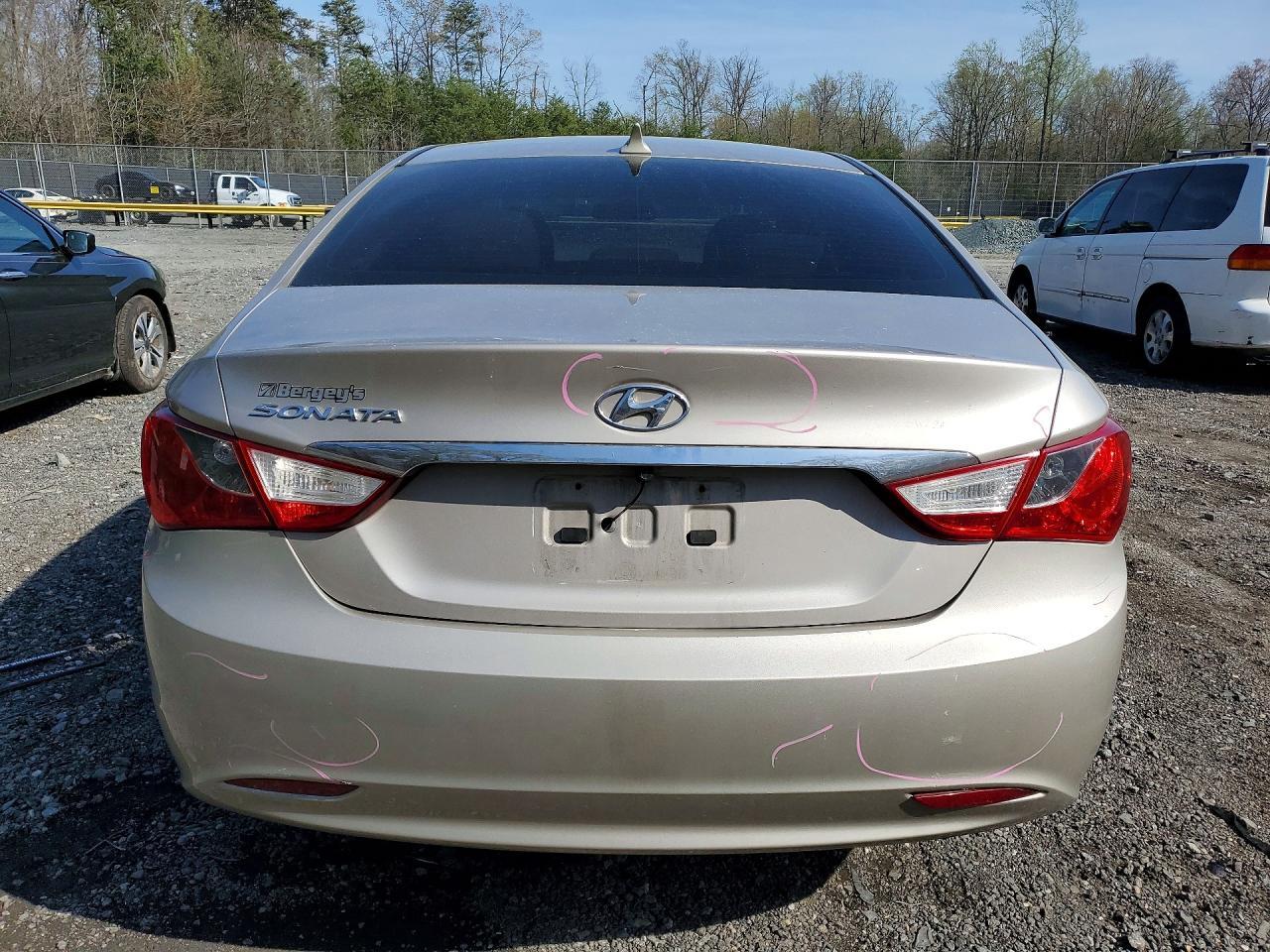 2011 HYUNDAI SONATA