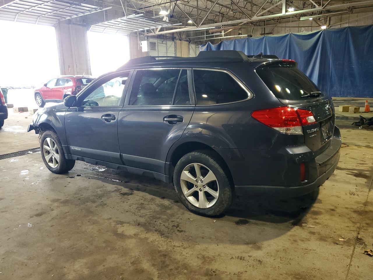 2013 SUBARU Outback