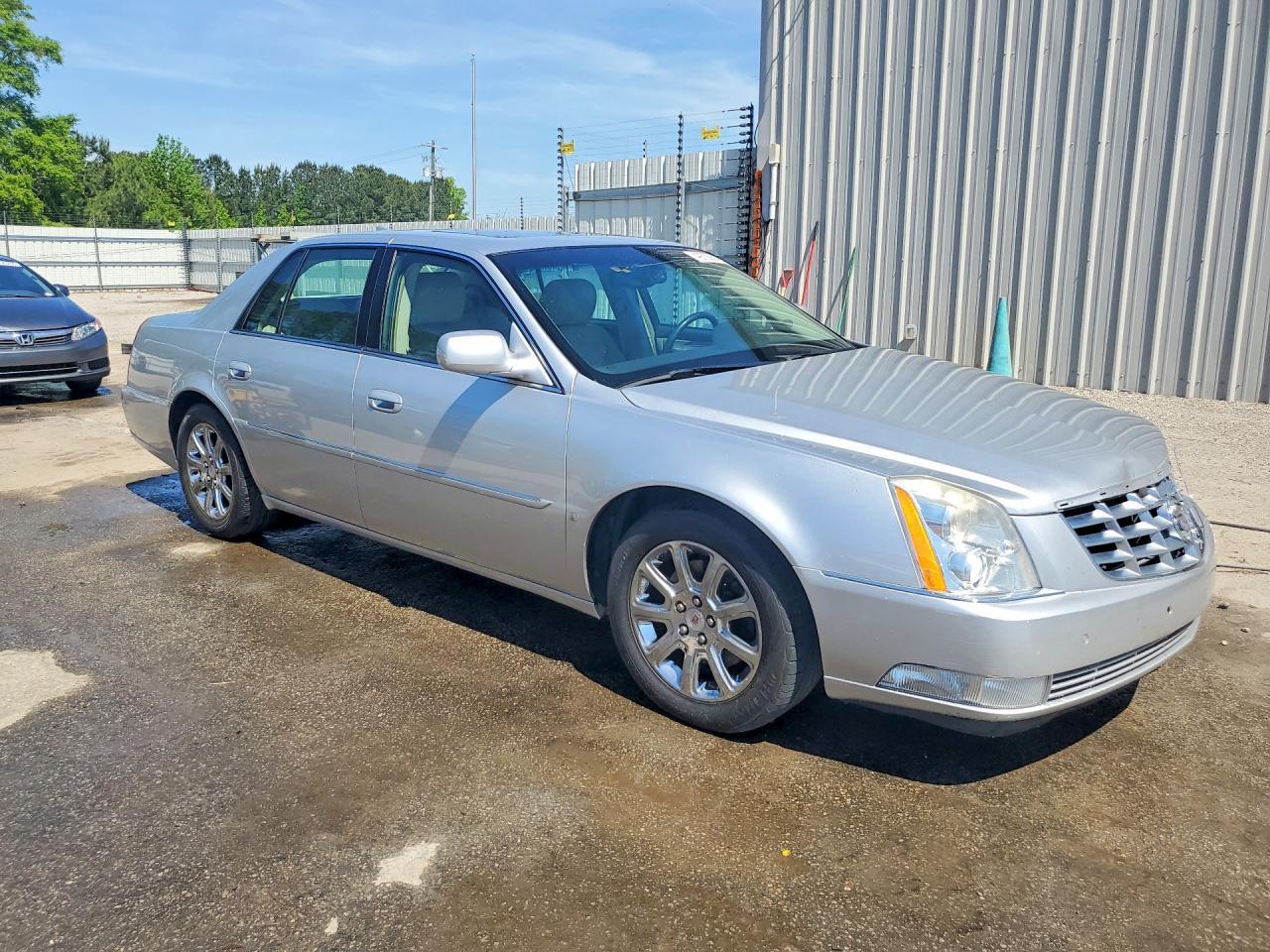 2009 CADILLAC DTS