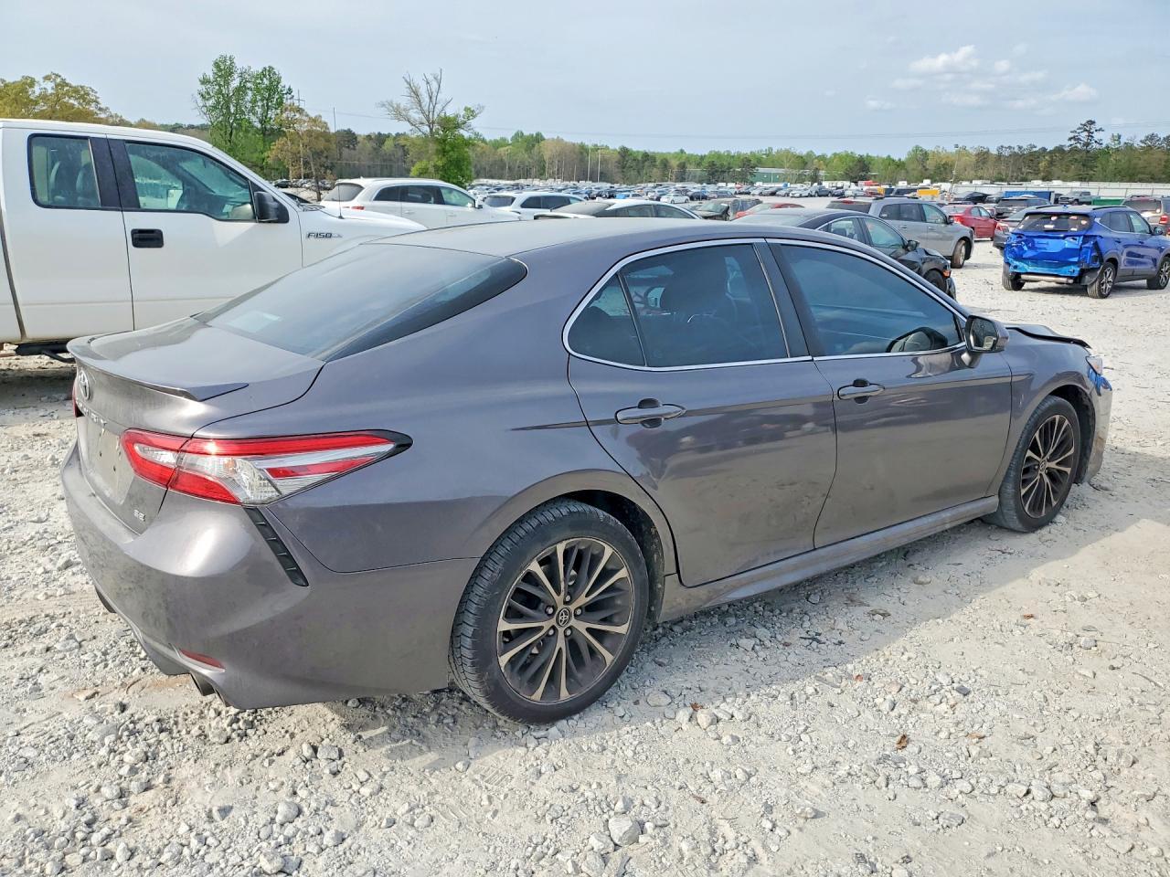 2018 TOYOTA CAMRY