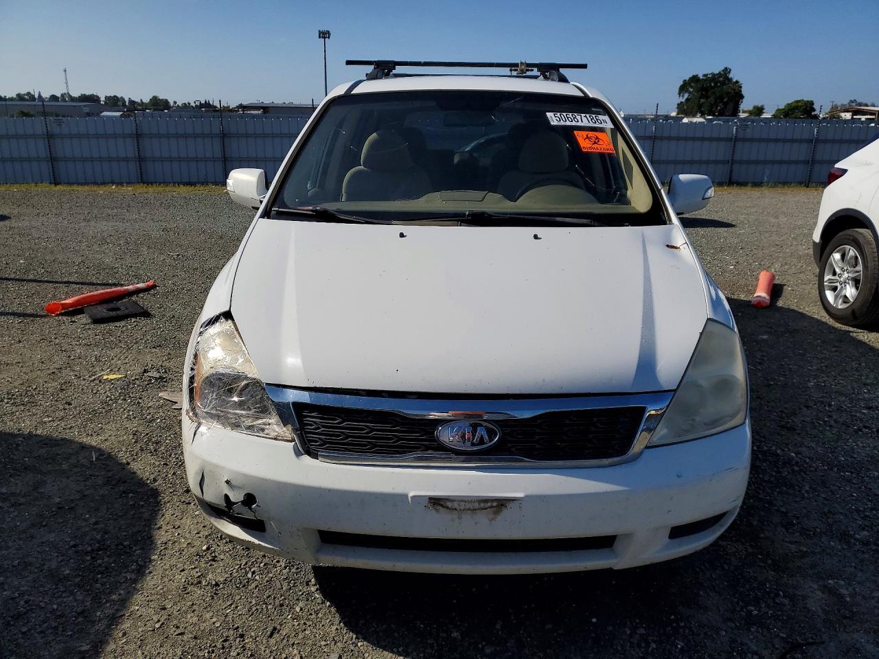 2011 KIA SEDONA
