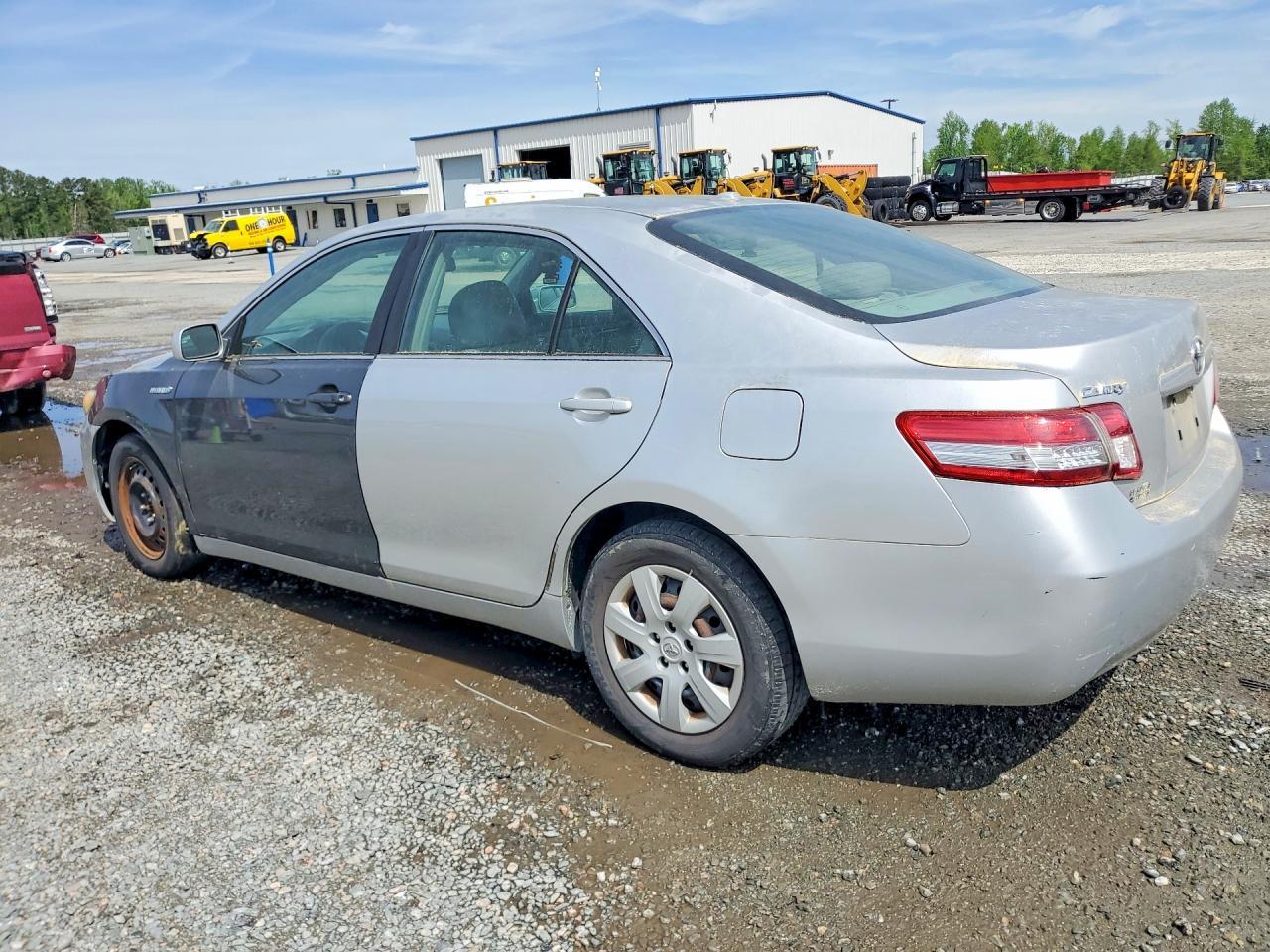 2011 TOYOTA CAMRY