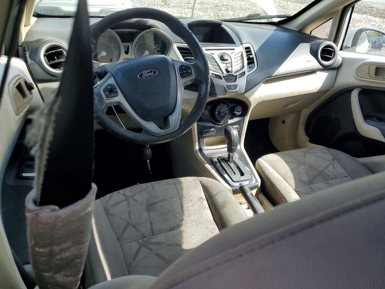 2011 FORD Fiesta