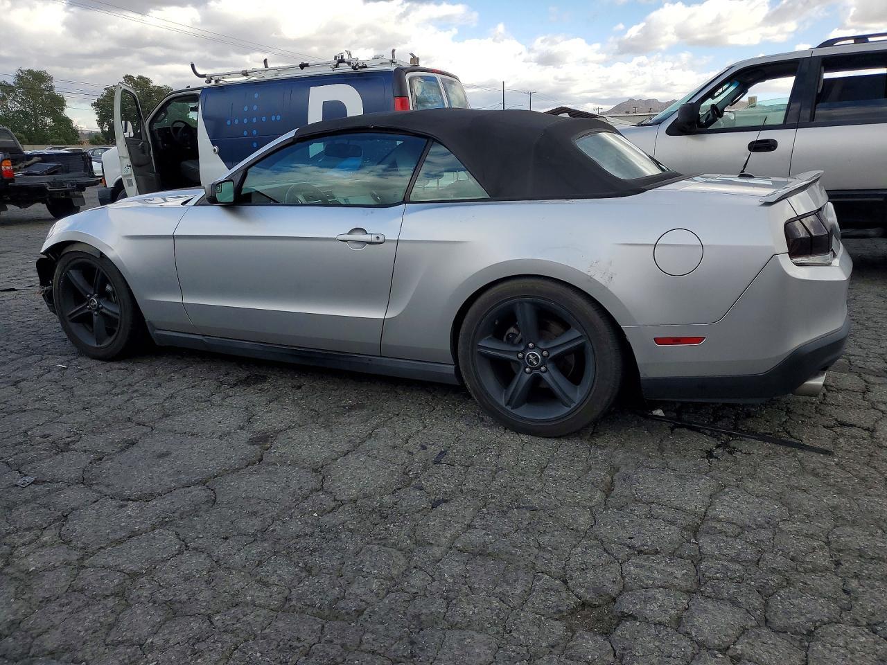 2011 FORD MUSTANG