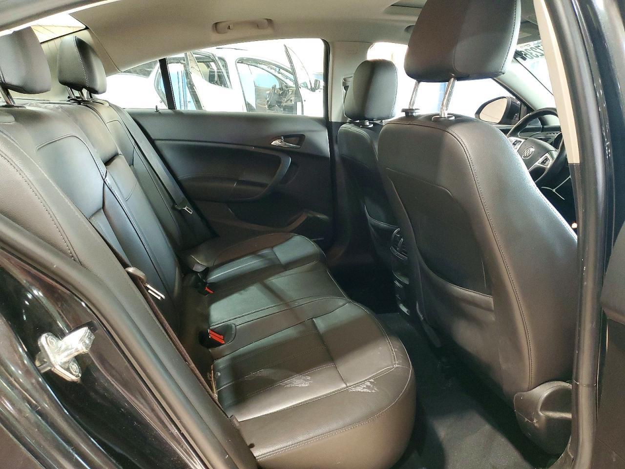 2011 BUICK Regal