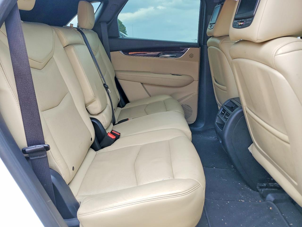 2017 CADILLAC XT5