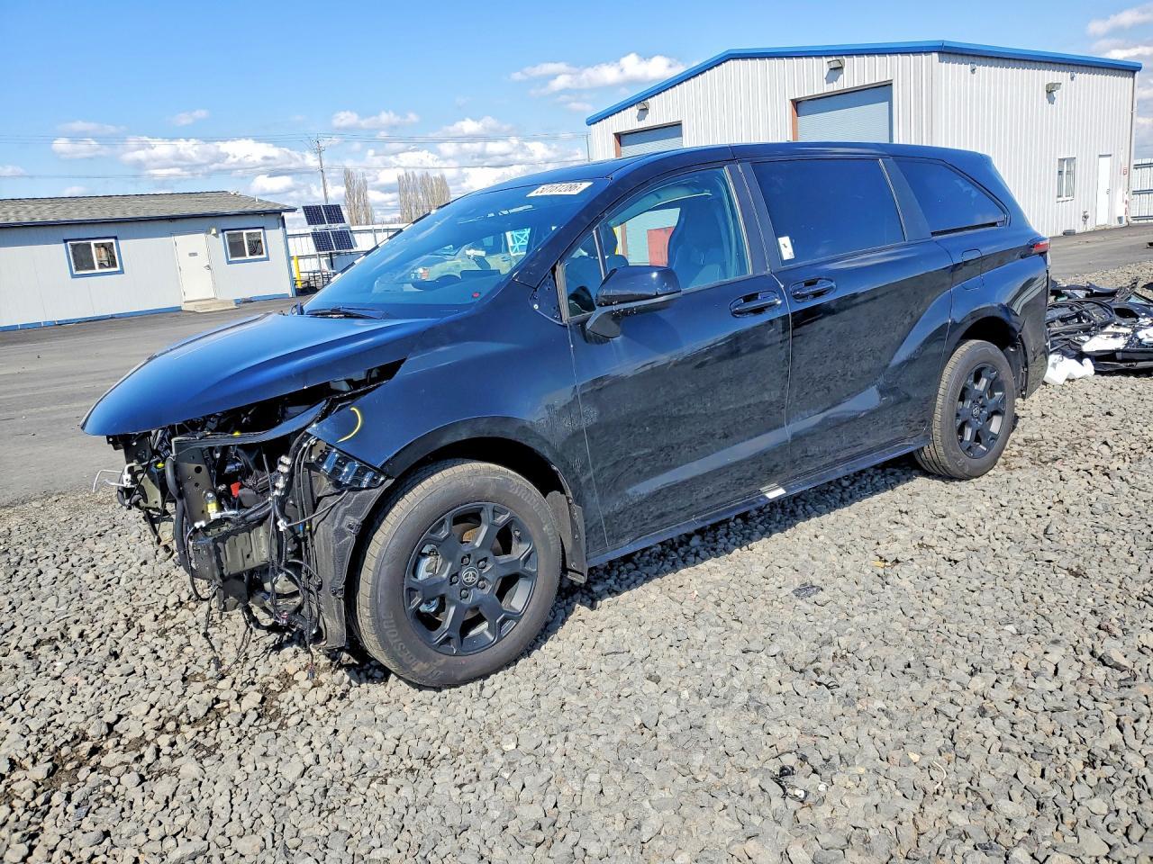 2026 TOYOTA SIENNA