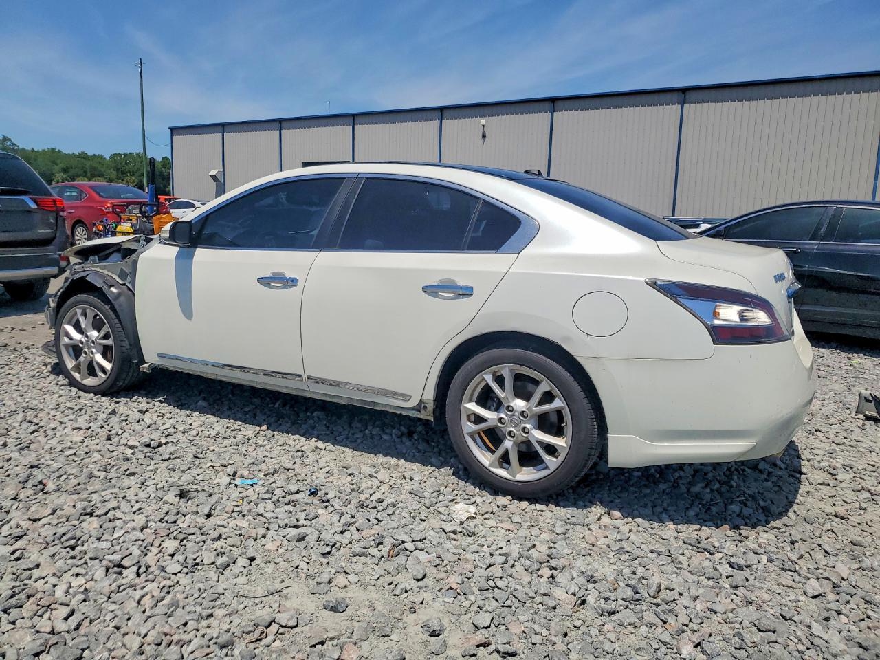 2014 NISSAN Maxima