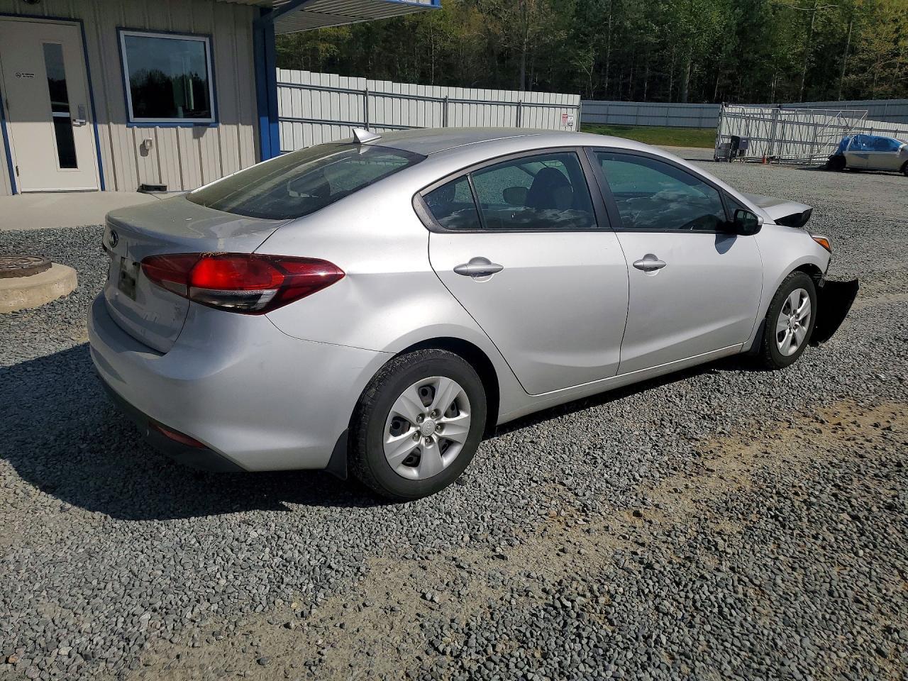 2017 KIA FORTE