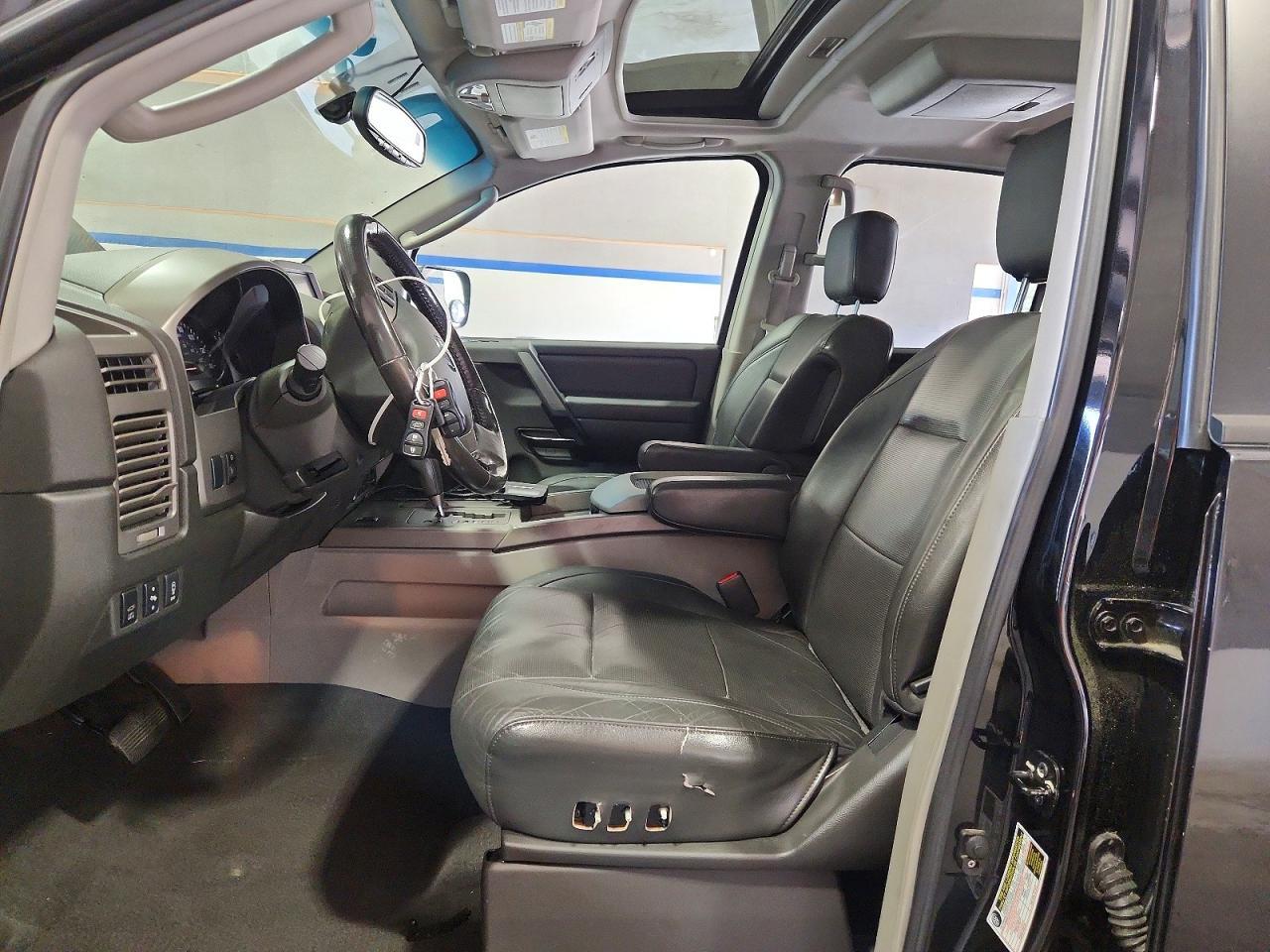 2004 NISSAN Armada