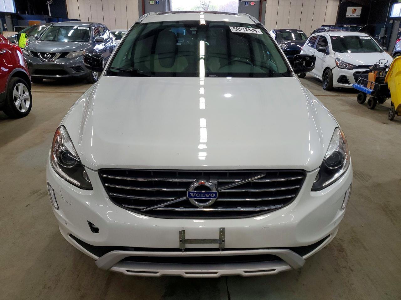2017 VOLVO XC60