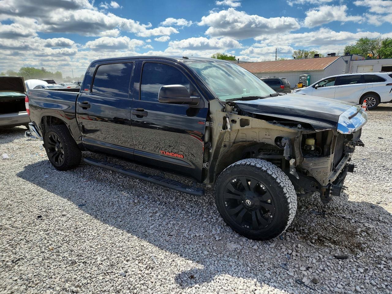 2016 TOYOTA TUNDRA