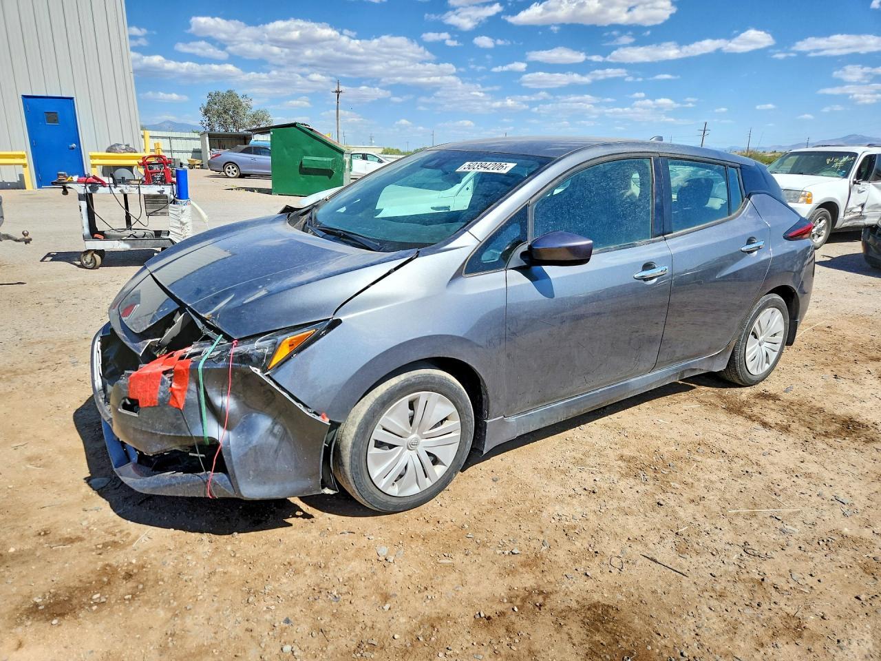 2025 NISSAN LEAF