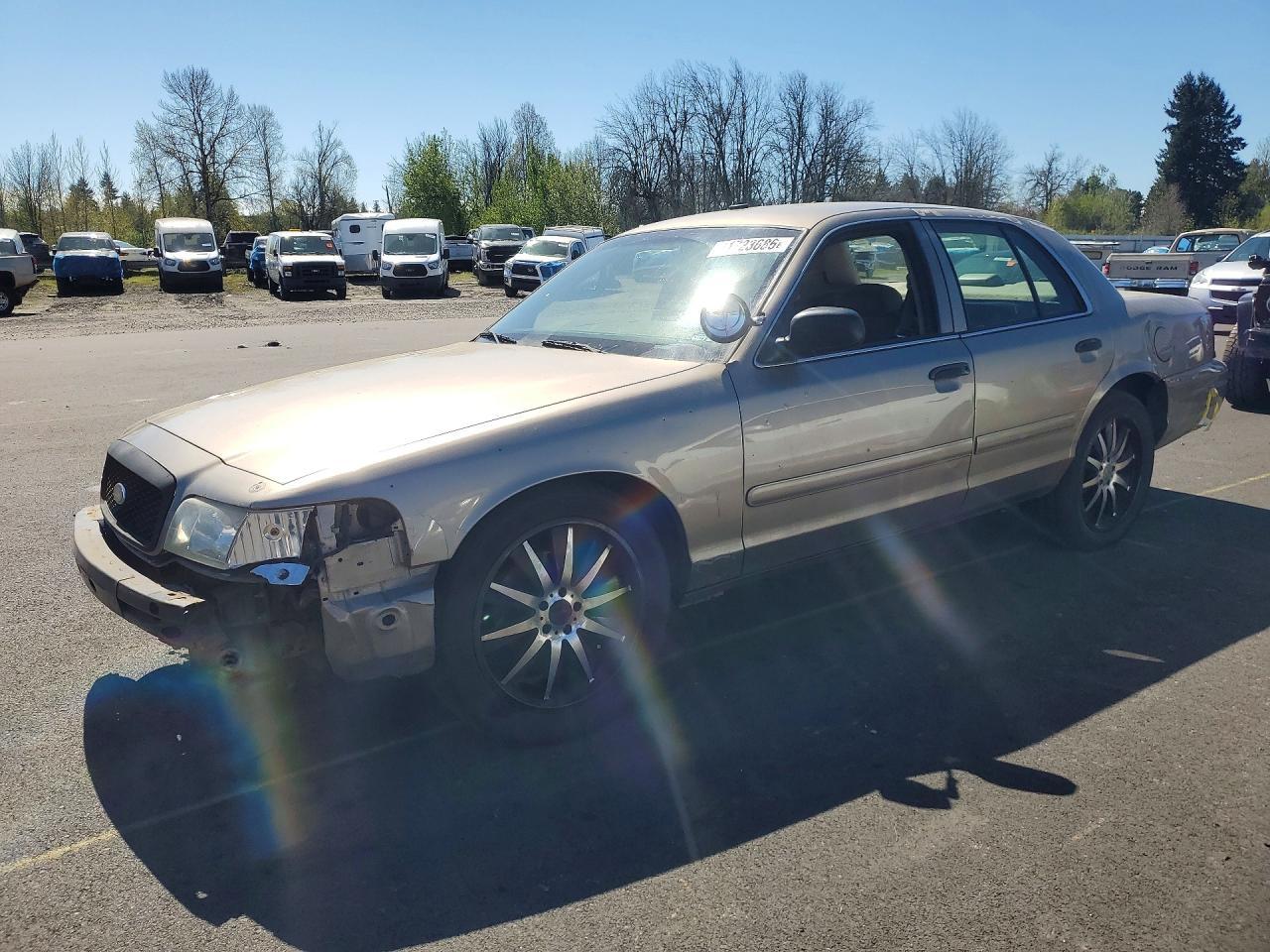 2002 FORD Crown Victoria