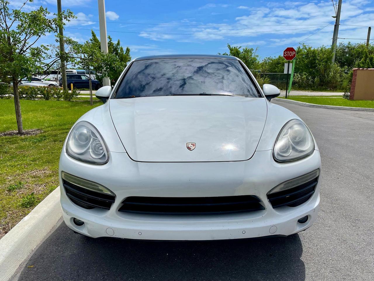 2014 PORSCHE CAYENNE