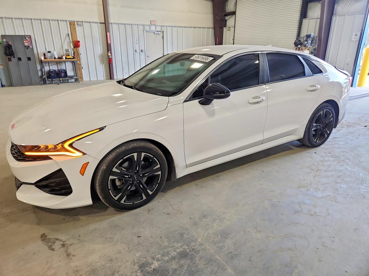 2022 KIA K5