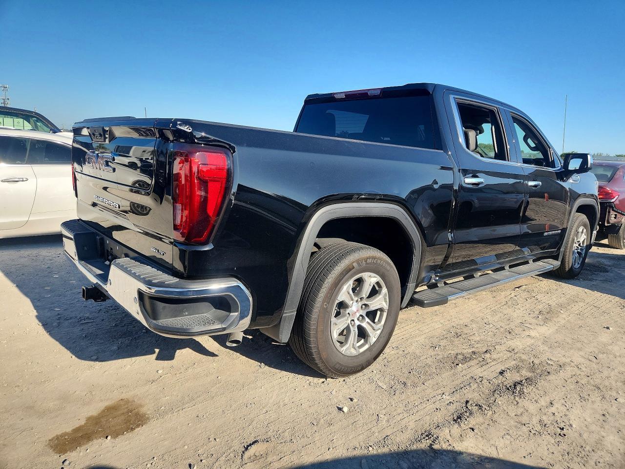 2025 GMC Sierra