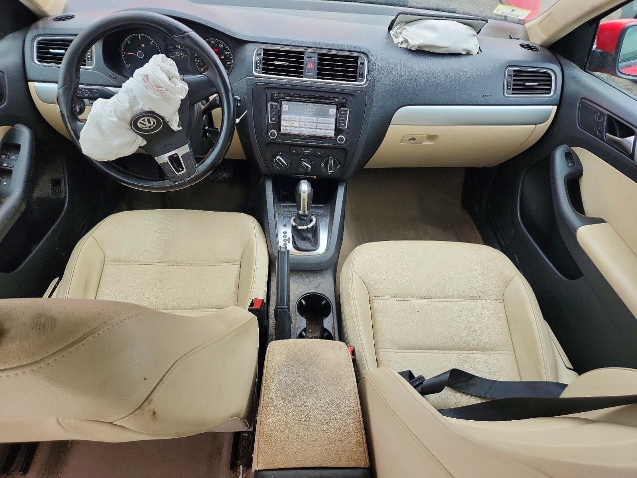 2011 VOLKSWAGEN JETTA