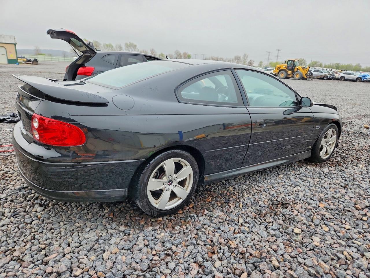 2004 PONTIAC Gto