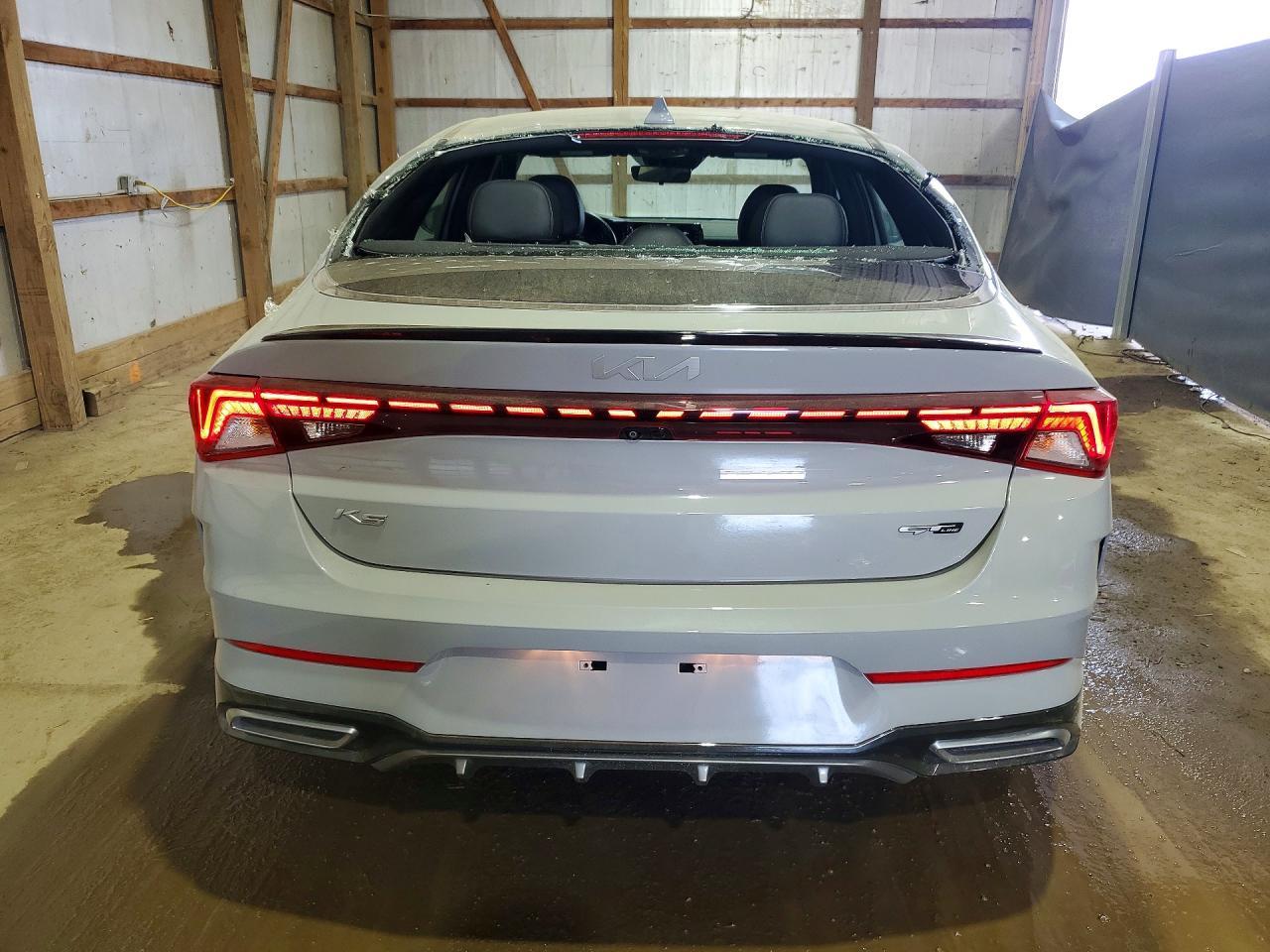 2022 KIA K5