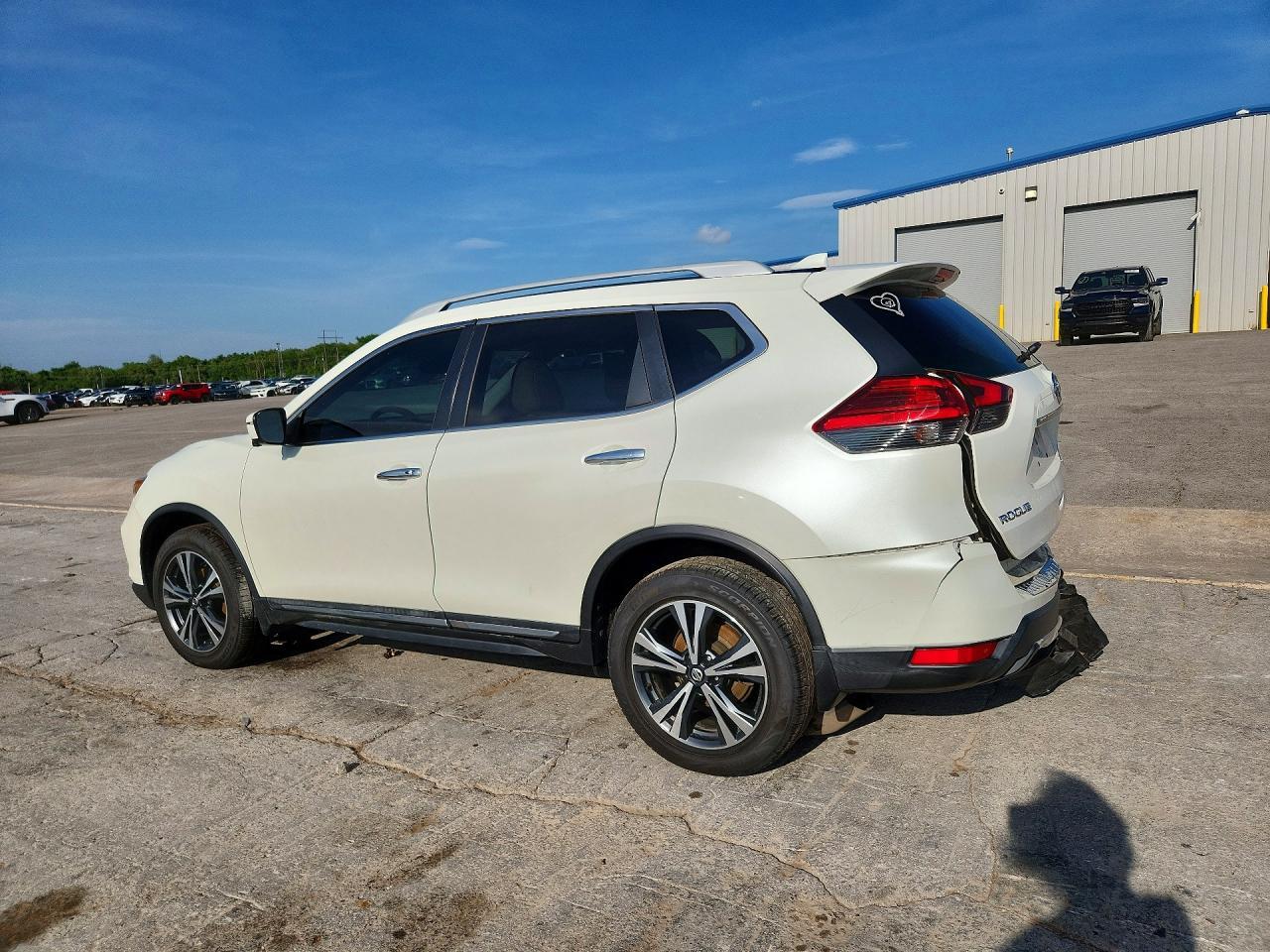 2017 NISSAN ROGUE