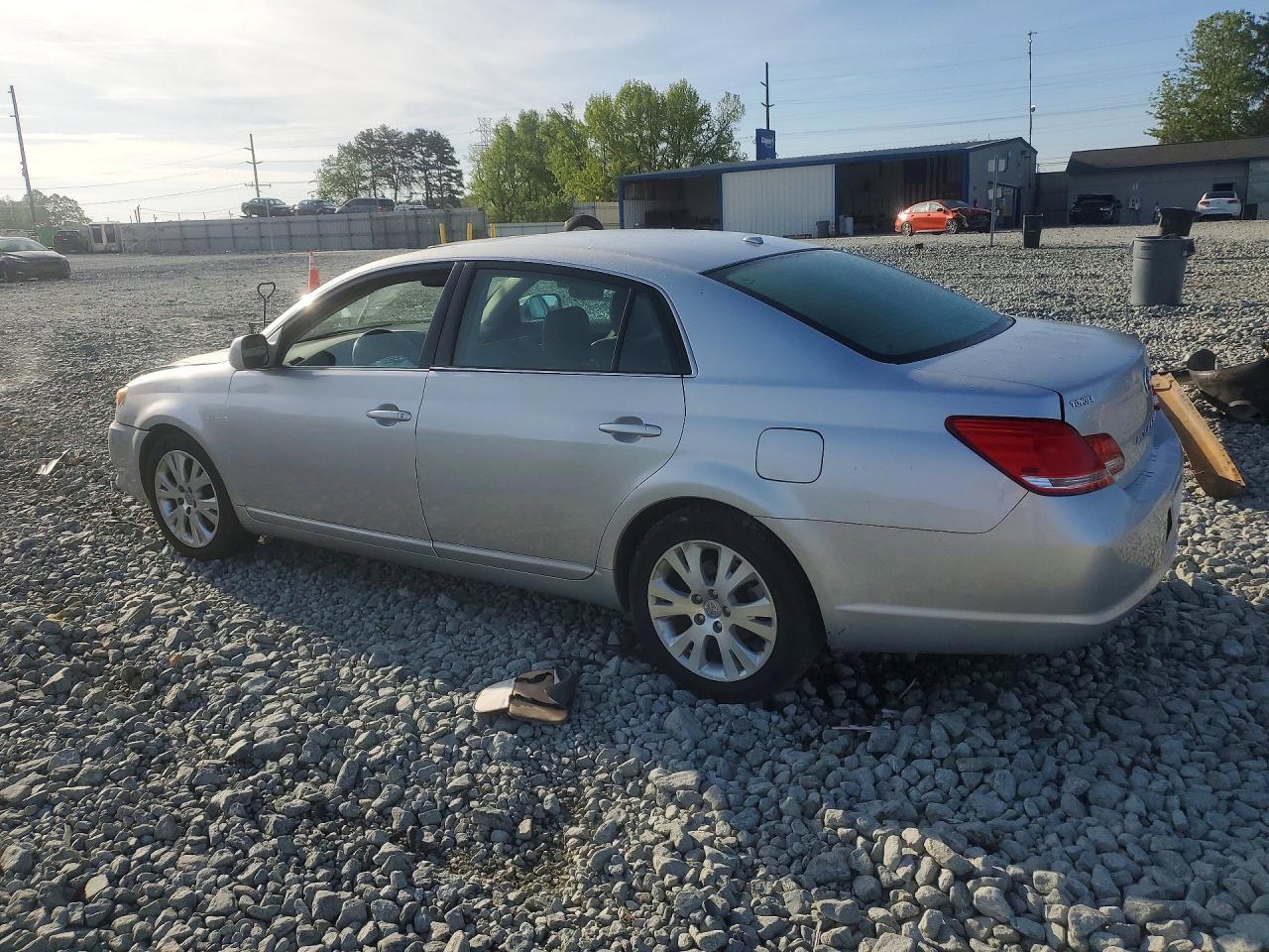 2010 TOYOTA Avalon