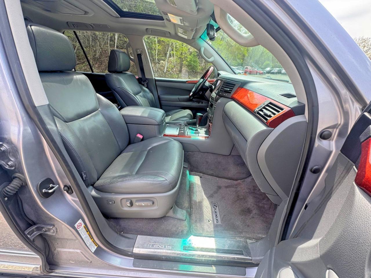 2009 LEXUS LX 570