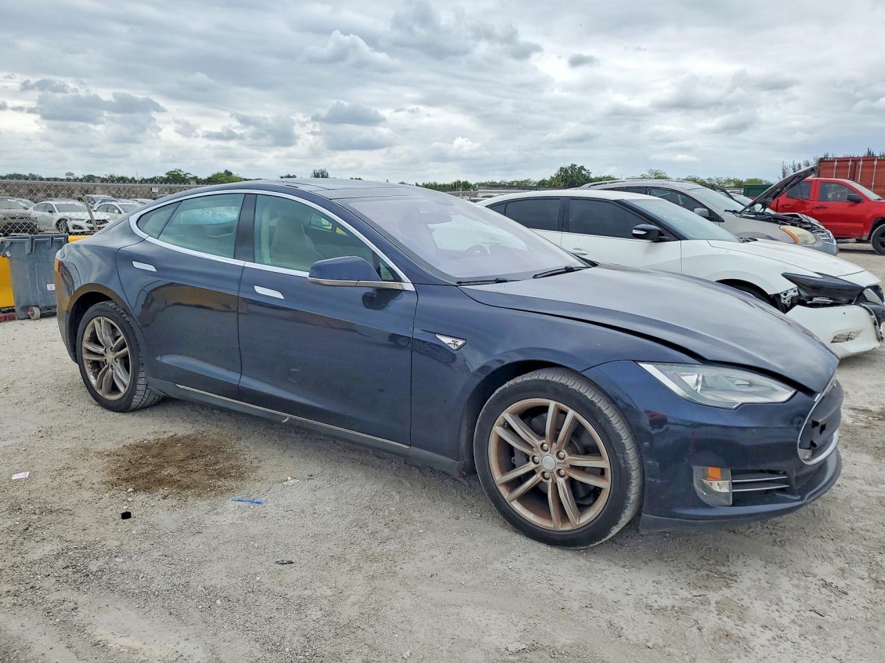 2013 TESLA MODEL S