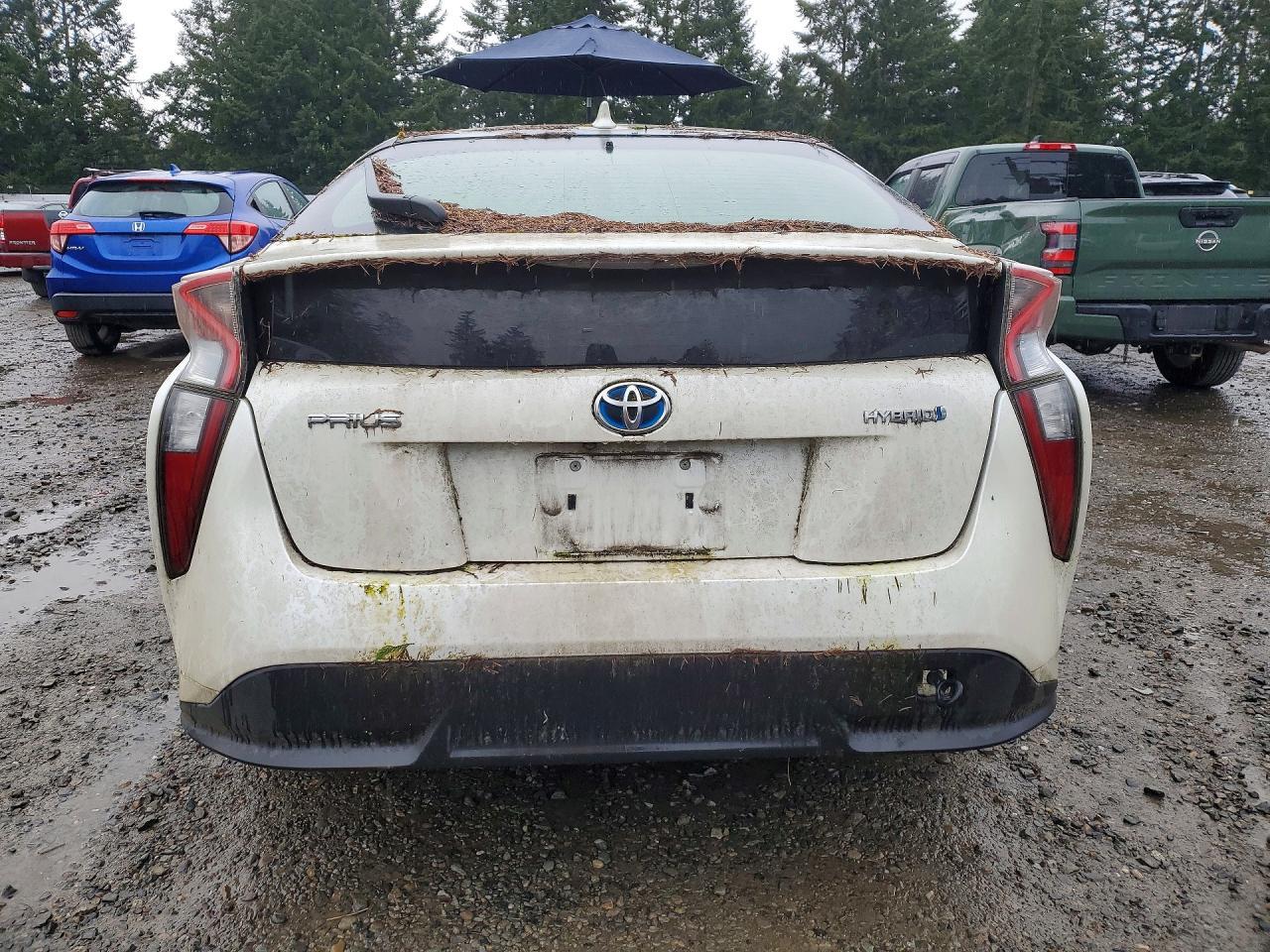 2016 TOYOTA PRIUS